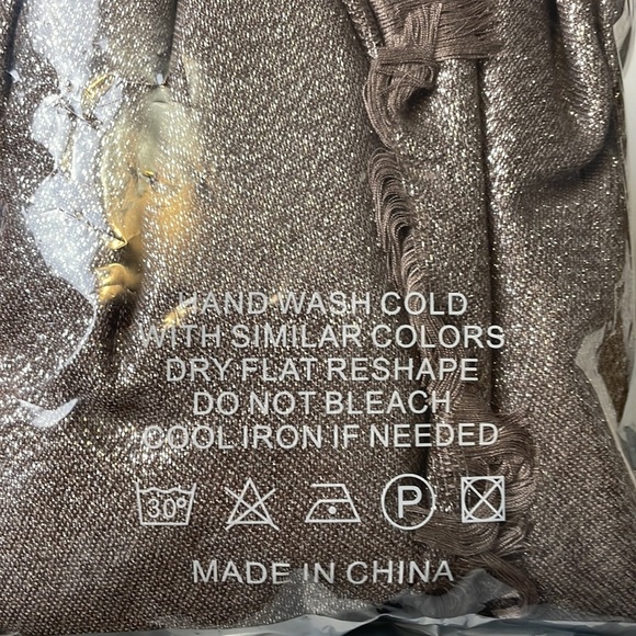 Miss Short Hair Elegant Pink Sparkle Scarf - Picture 10 of 10